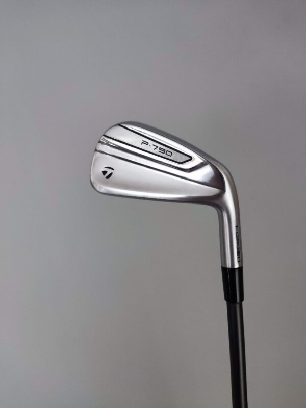 TaylorMade P790 / 4-P / Regular