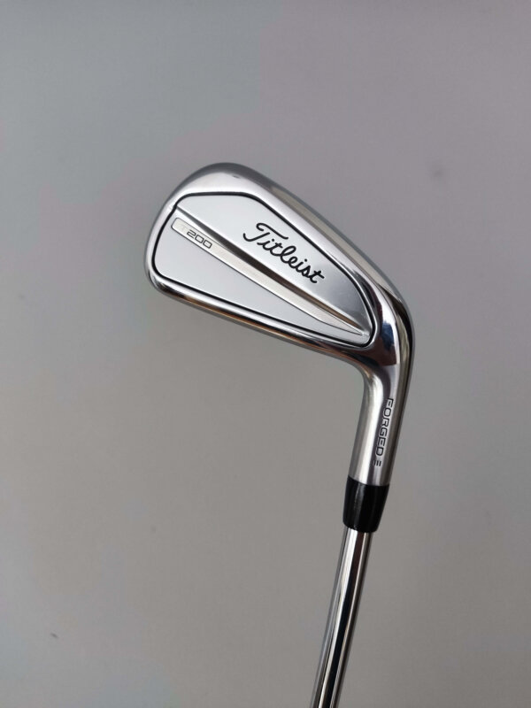 Titleist T200 / 5-P / Stiff / Förlängda 0.75