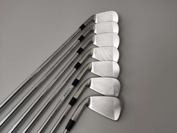 Callaway RAZR X Forged / 4-P / Stiff / Förlängda 0.25 - Bild 3