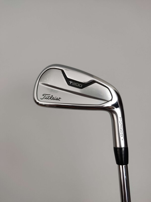 Titleist T200 / 4-P / Regular