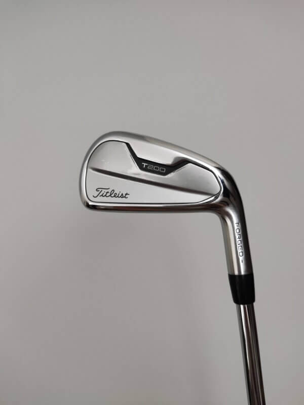 Titleist T200 / 4-P / Regular