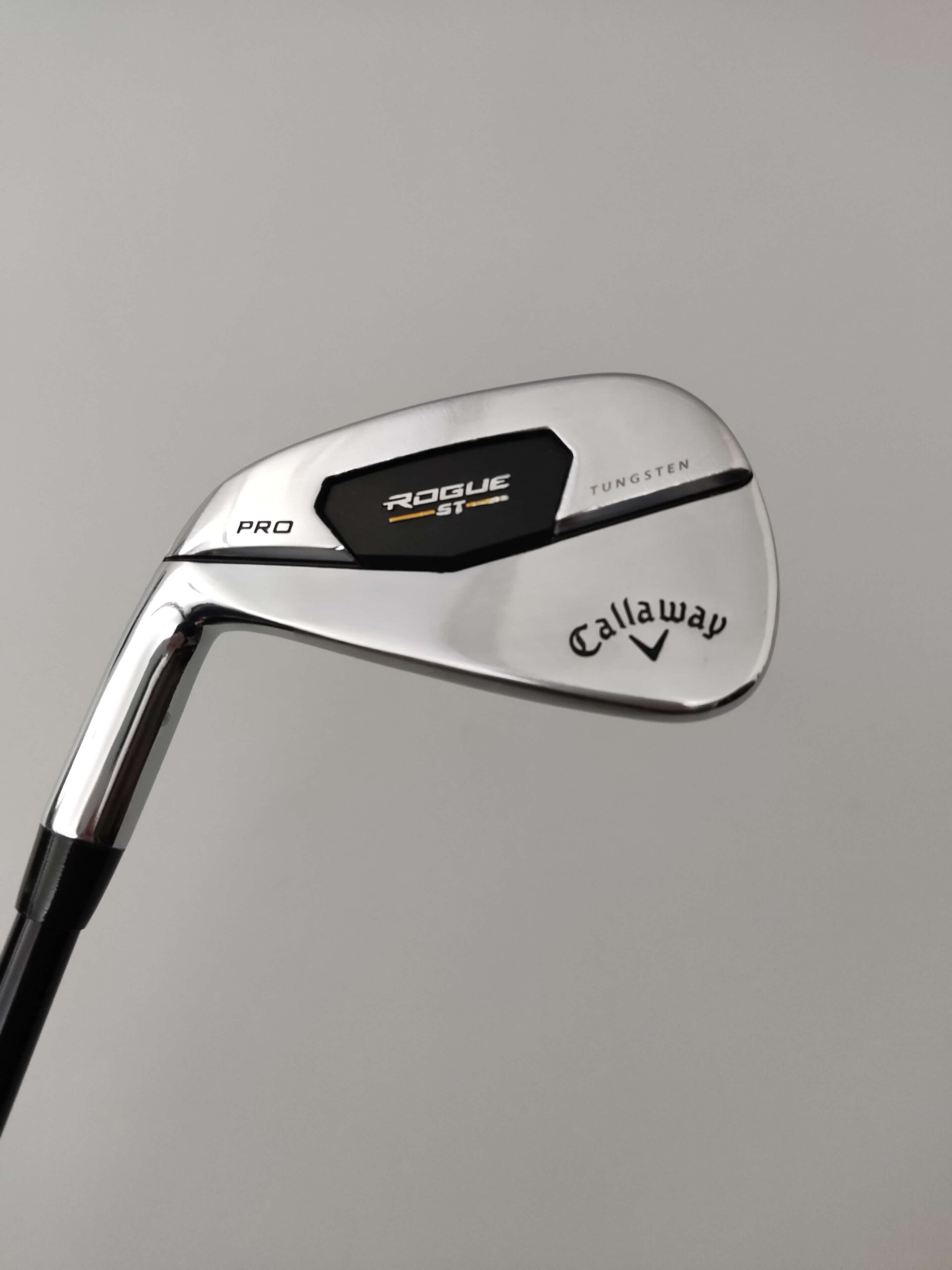 Callaway Rogue ST Pro / 4-A / X-Stiff / Vänster / Premium skaft och grepp